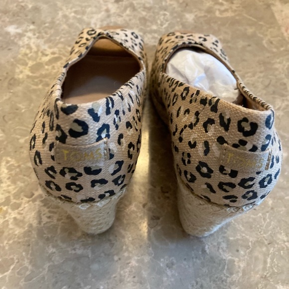 Women’s Toms Michelle cheetah wedge tan Size 6 - Picture 3 of 4